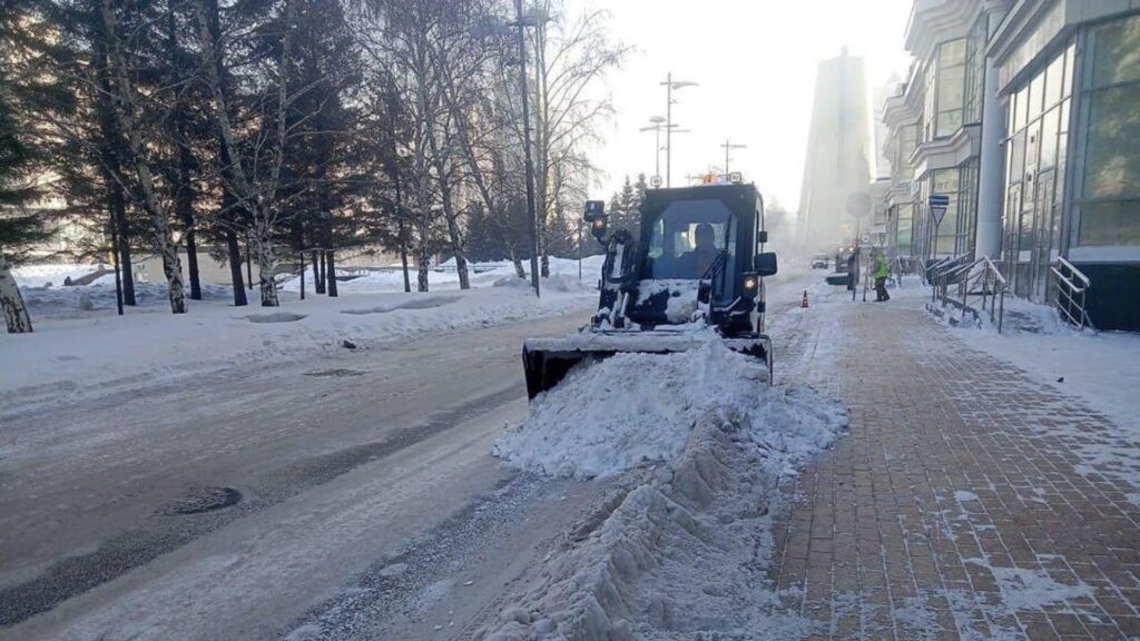 За ночь из Астаны было вывезено более 16 тысяч кубометров снега_bizmedia.kz