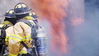 30 человек спасено из горящего здания в Астане