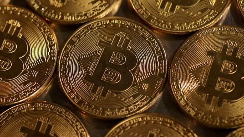 Изображения криптовалюты Bitcoin можно на этой иллюстрации