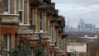 Цены на жилье в Великобритании выросли впервые за год, сообщает кредитор Nationwide