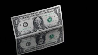 Доллар слегка дорожает: средневзвешенный курс на KASE в среду, 20 марта 2024 года