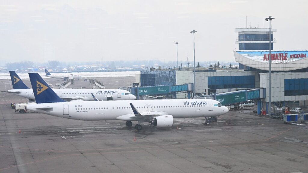 Самолет Air Astana в аэропорту Алматы