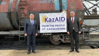 Казахстан отправил гуманитарную помощь в Таджикистан — 15 тысяч тонн мазута