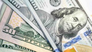 Сколько стоят доллар, евро и рубль в обменниках Казахстана и официальные курсы на 27 марта