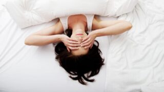 Названа серьезная опасность от недосыпания для женщин