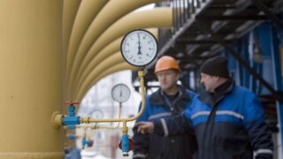 Нефть остается стабильной