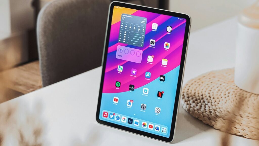 Стало известно когда выйдет новый iPad с OLED-экраном_bizmedia.kz