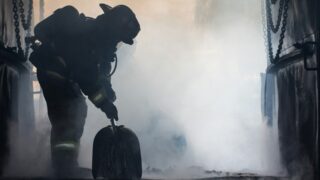 Пожарные спасли из пожара 12 человек в Костанае