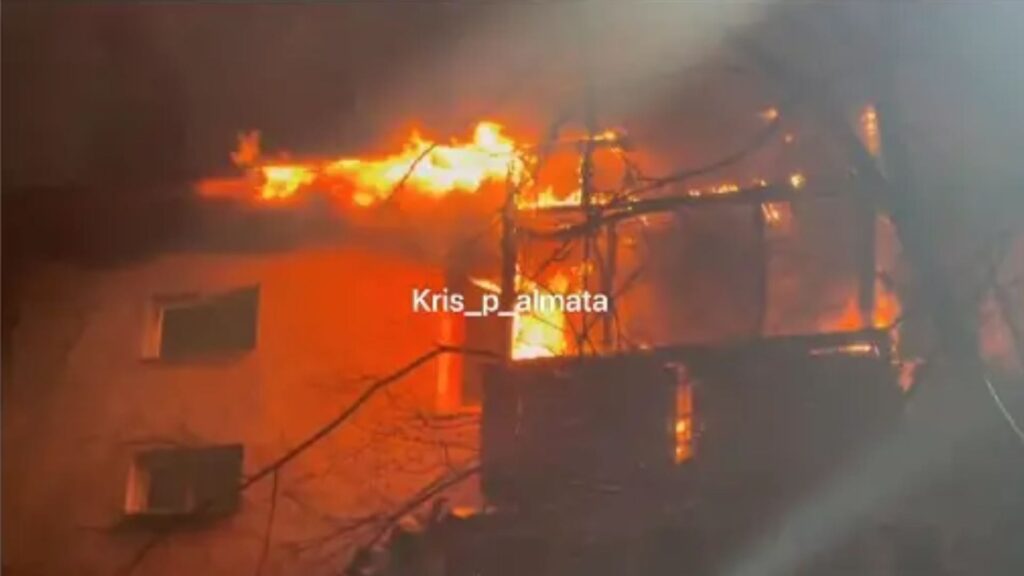 В одной из квартир в Бостандыкском районе Алматы произошел пожар