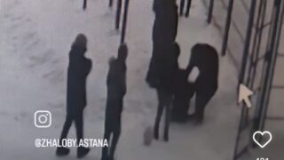 Женщина напала на мальчика и избила его в Астане: появилось видео