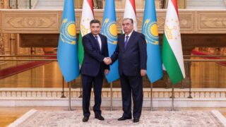 Бектенов и глава Правительства Таджикистана обсудили развитие экономических отношений