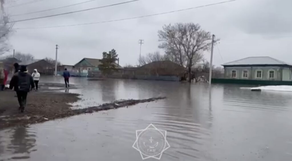 Затопленные улицы близ Петропавловска