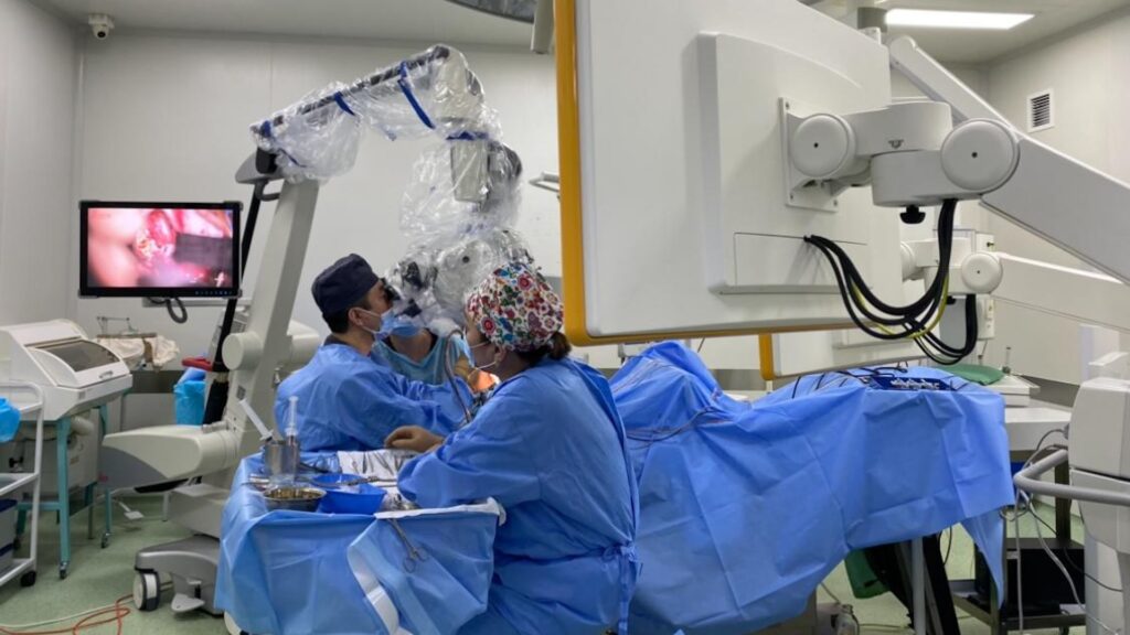 Хирурги в Алматы проводят операцию в Алматы по устранению детской эпилепсии