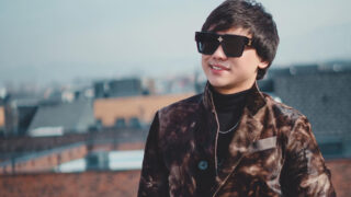 Казахстанский певец оштрафован за нецензурную речь