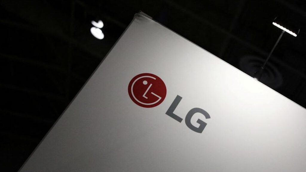 Логотип южнокорейской транснациональной электронной компании LG на конференции Collision в Торонто, Онтарио, Канада.