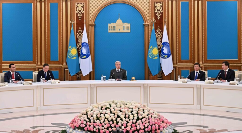 Токаев выступает на Ассамблеи народов Казахстана