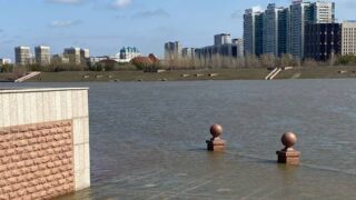 Повышение уровня воды в реке Есиль не угрожает домам в Астане