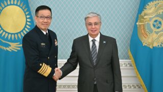 Президент провел встречу с министром обороны Китая Дун Цзюнем