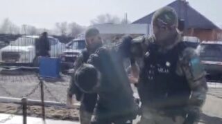 Стрельба в Карагандинской области: опубликовано видео задержания подозреваемых
