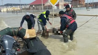 Тело вынесло водным потоком из кладбища в Кульсары