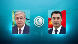 Братская помощь: Токаев поблагодарил Президента Кыргызстана за помощь в паводках