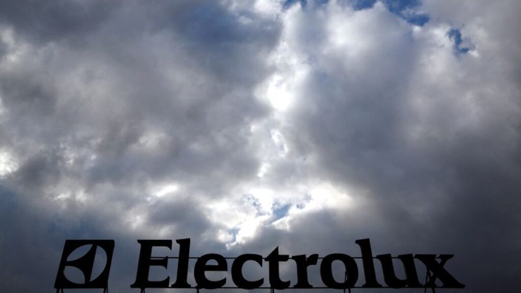 Логотип Electrolux на заводе в Порче, северная Италия