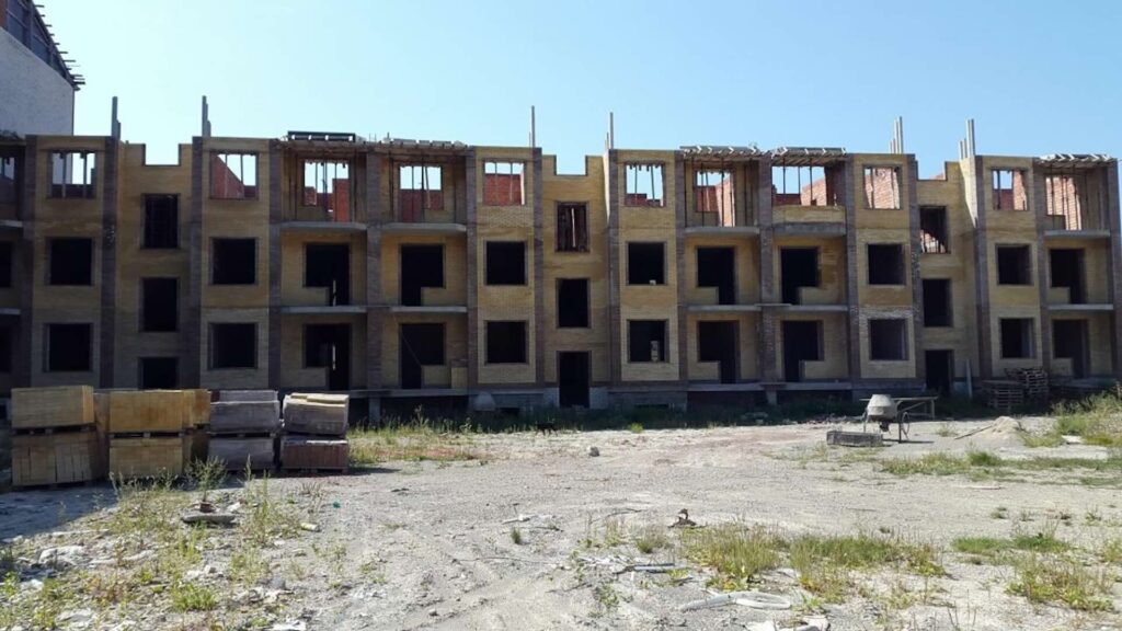 Недостроенный жилой комплекс в Актобе