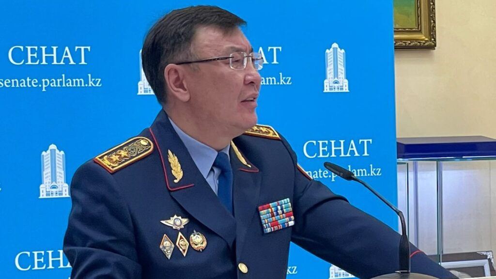 Первый замминистра внутренних дел Марат Кожаев отвечает на вопросы журналистов 18 апреля 2024 года