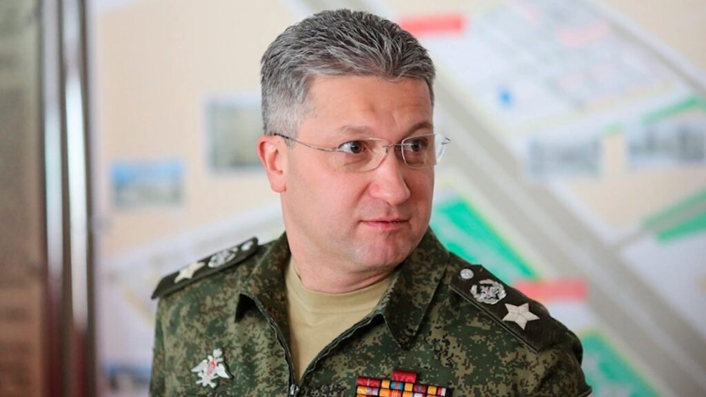 Тимур Иванов, который занимал пост заместителя министра обороны почти восемь лет, крупным планом
