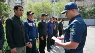Из Казахстана выдворили нелегальных мигрантов