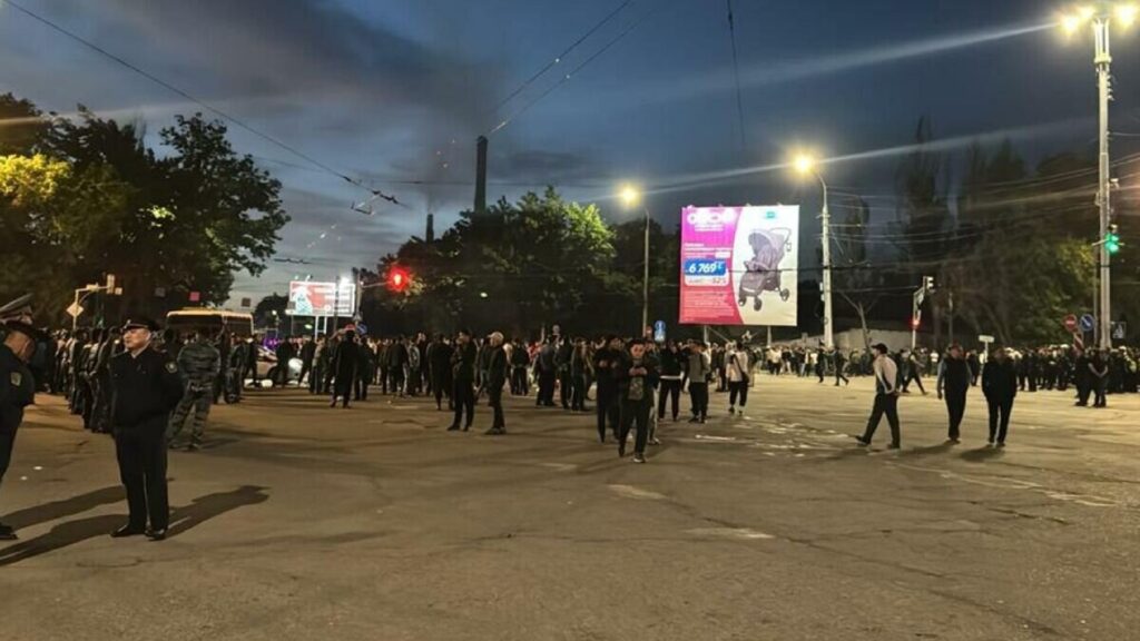 Митинг в Бишкеке против мигрантов