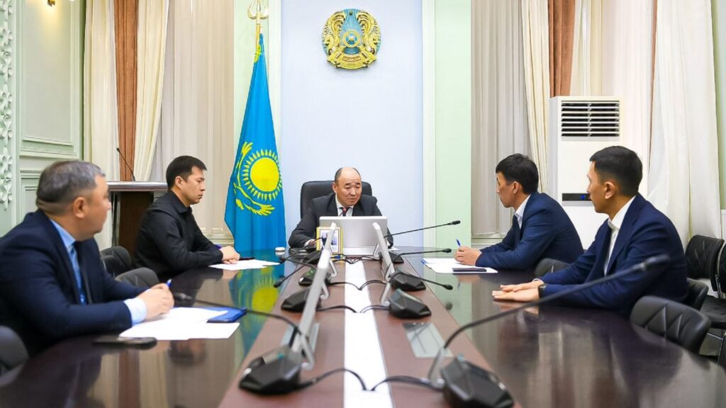 Канат Шарлапаев в рамках рабочей поездки в Западно-Казахстанскую область провел совещание