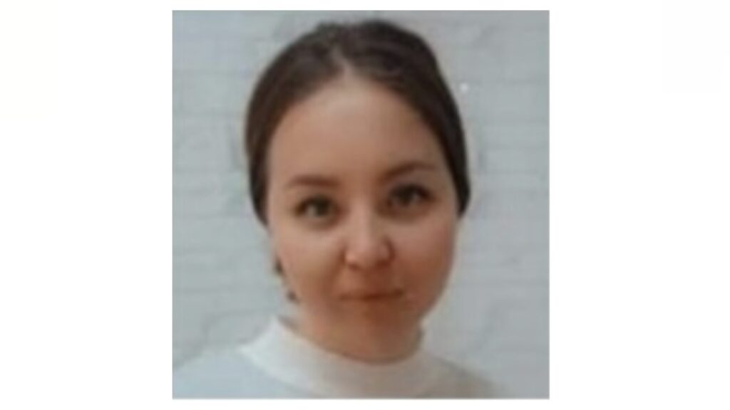 Динара Досумбекова - фотография на паспорт
