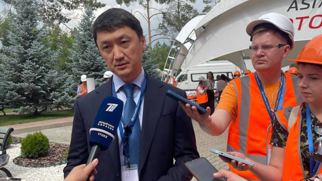 Олжас Сапарбеков, вице-министр промышленности и строительства, рассказал об автопарке страны