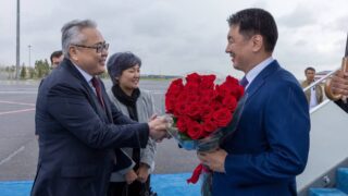 Астана принимает высоких гостей: президент Монголии прибыл на саммит ШОС