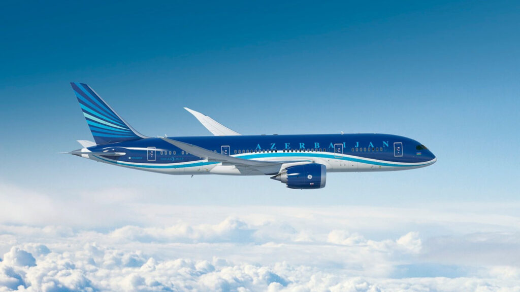 Самолет Azerbaijan Airlines