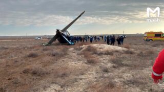 Самолет упал в Актау: все что известно на данный момент и обновления