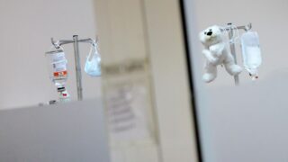 Как акимат Астаны помог девочке, потерявшей в ДТП обе ноги