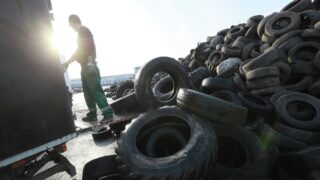 Прокуратура Казахстана пресекла ввоз в страну подержанных шин