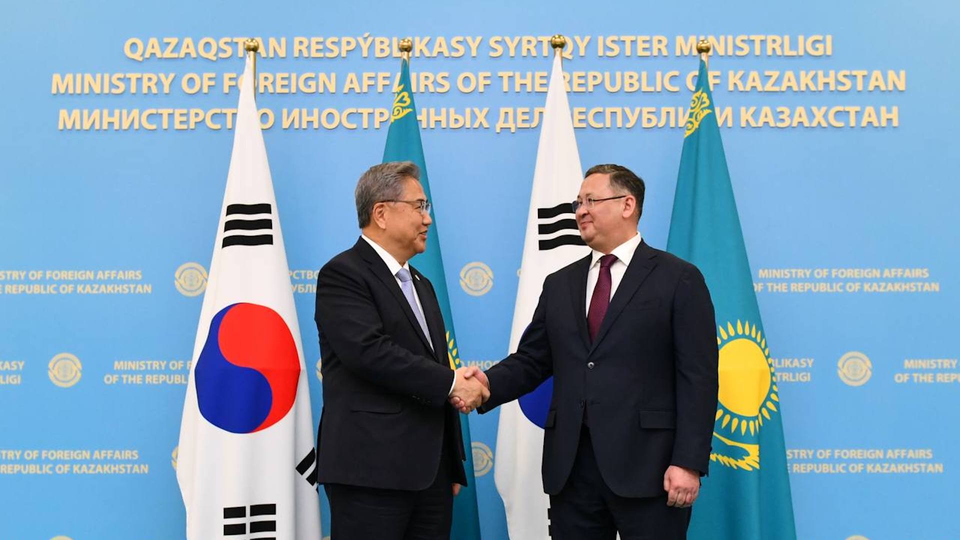 Состоялись переговоры между главами МИД Казахстана и Южной Кореи