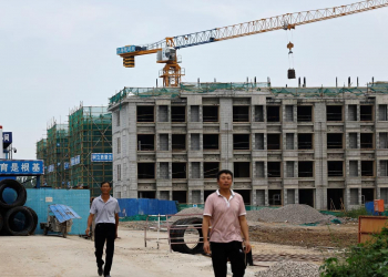 Неоплачиваемые работники, немые объекты: Китайские проблемы с недвижимостью ударили по Country Garden