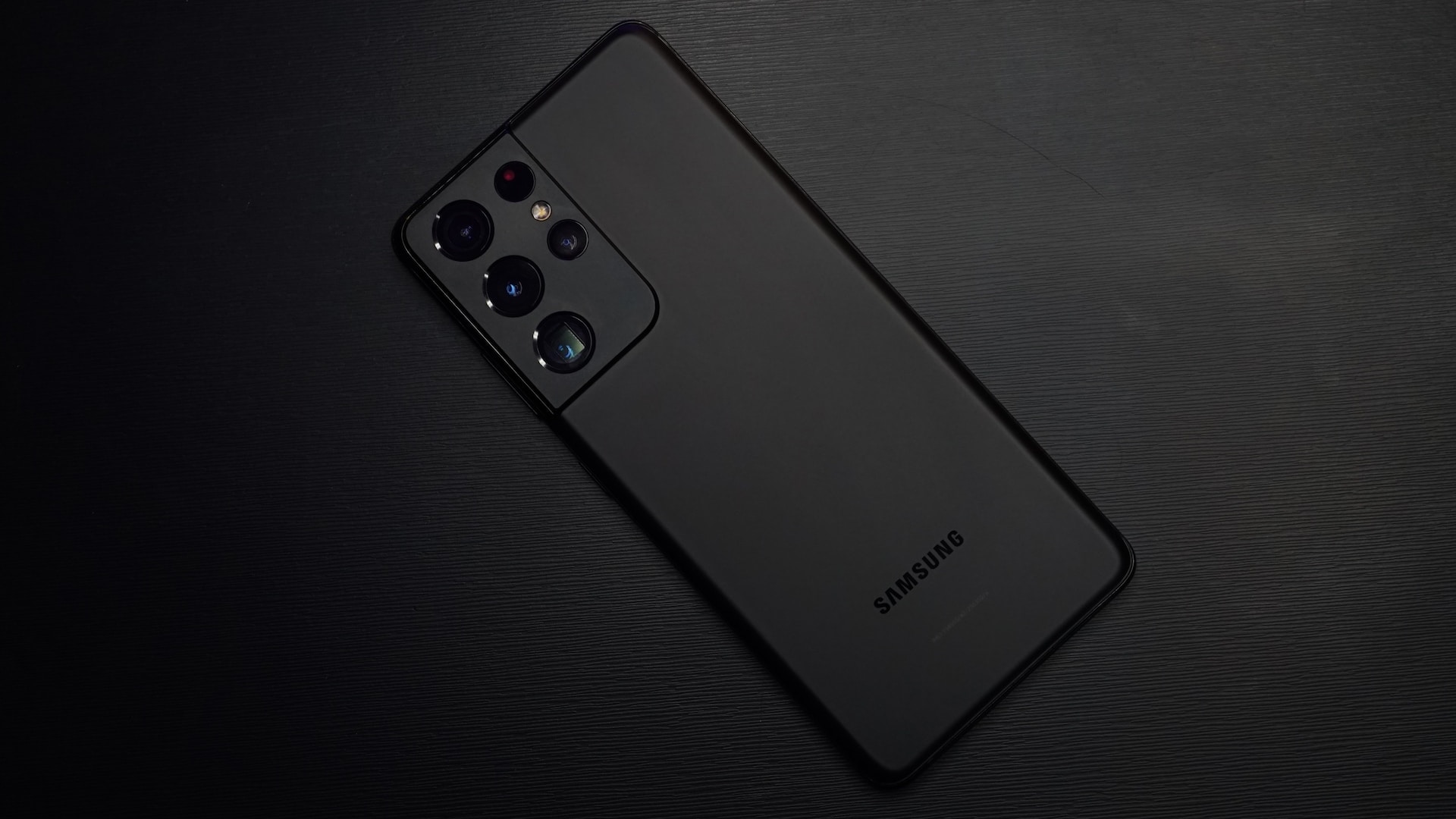 Несколько популярных моделей Samsung Galaxy останутся без обновления до Android 14
