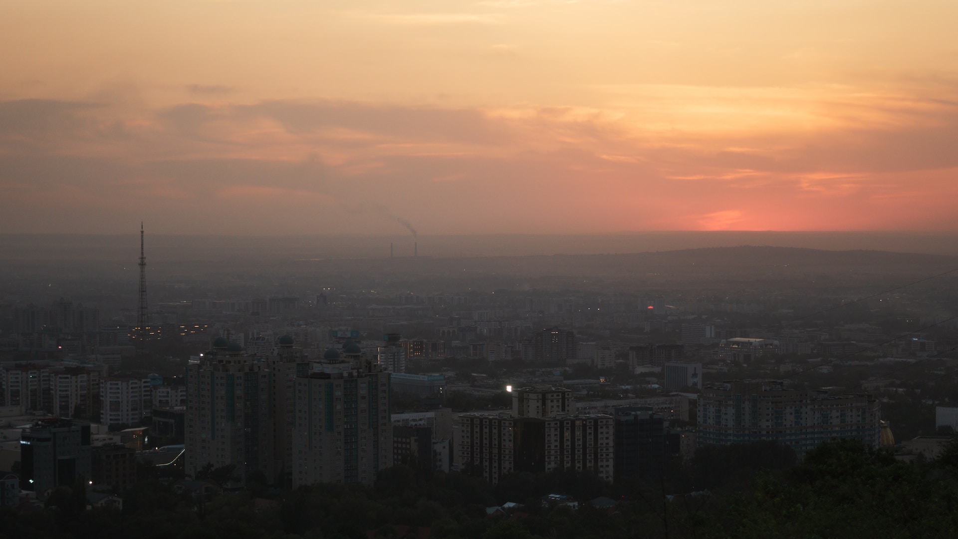 Ожидается гроза в понедельник в Астане, Алматы и Шымкенте