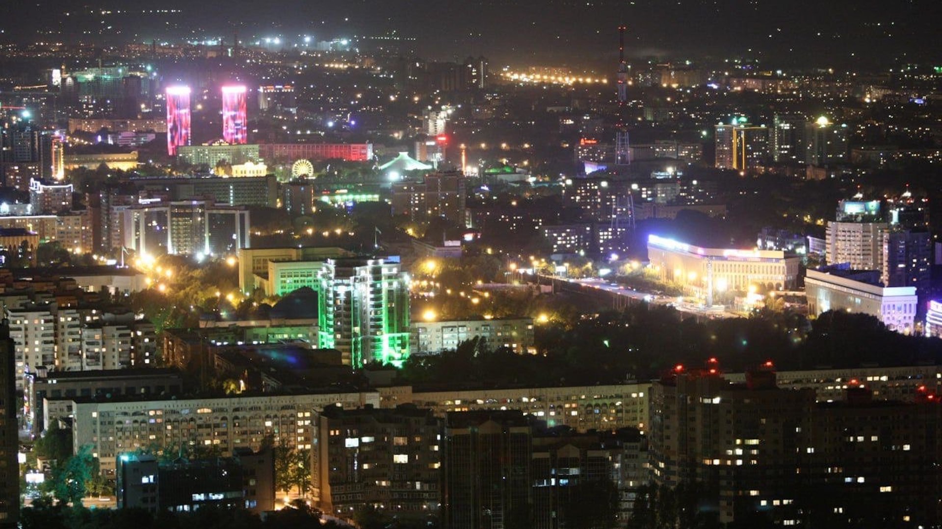 Акимат Алматы расторг договор с поставщиком из-за возникших проблем с уличным освещением