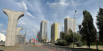 Марат Карабаев высказал свое мнение относительно покосившейся опоры LRT
