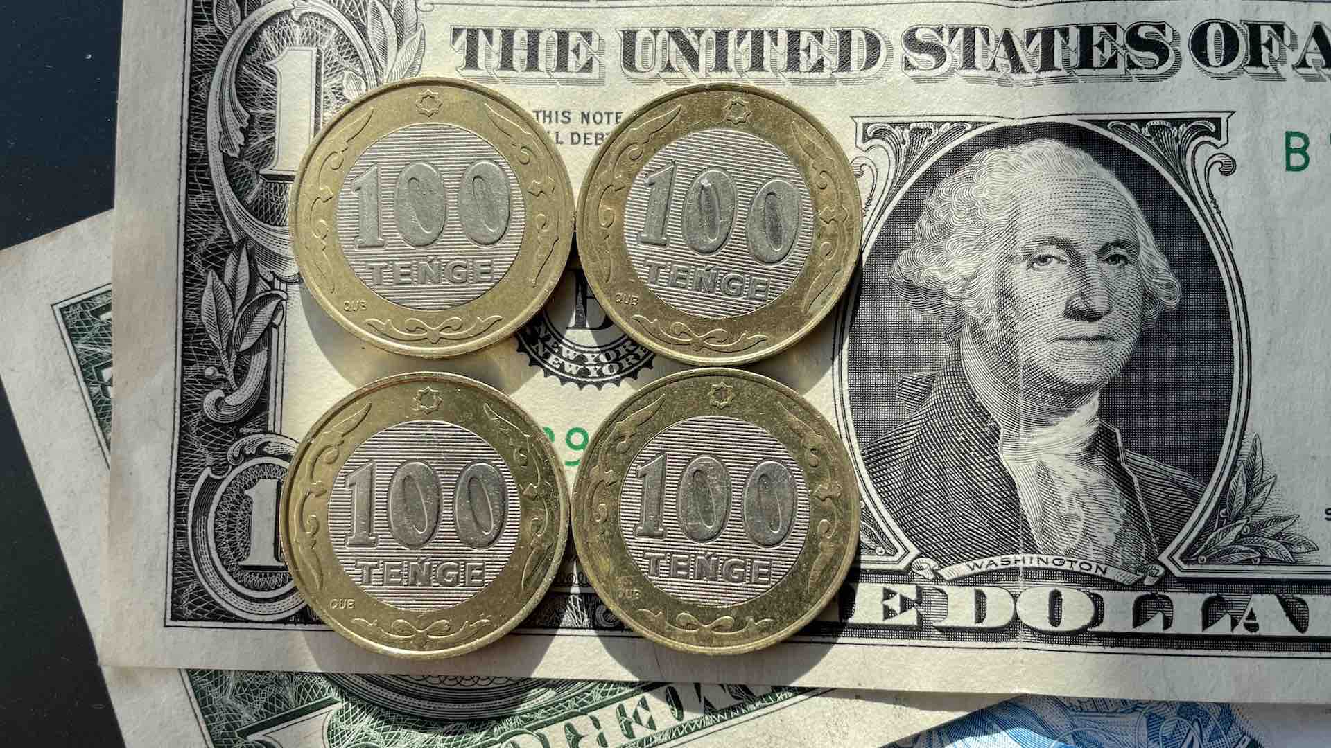 Курс доллара, рубля и евро в обменниках Казахстана на 16 октября