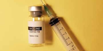 Всемирная организация здравоохранения призывает к вакцинации от COVID-19 и гриппа