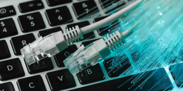 Правительство Казахстана утвердило проект доступного интернета: каким он будет