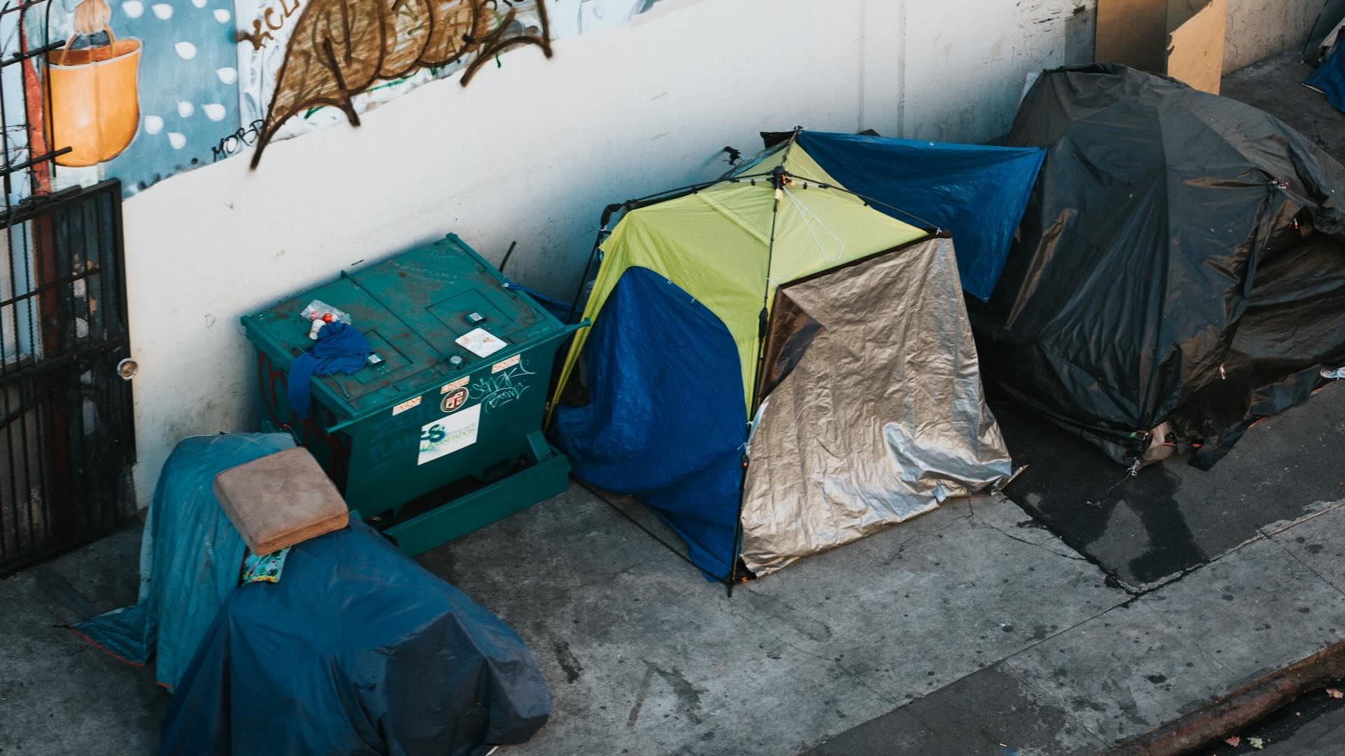 Рекордное количество бездомных людей обратились за помощью в Британии в октябре