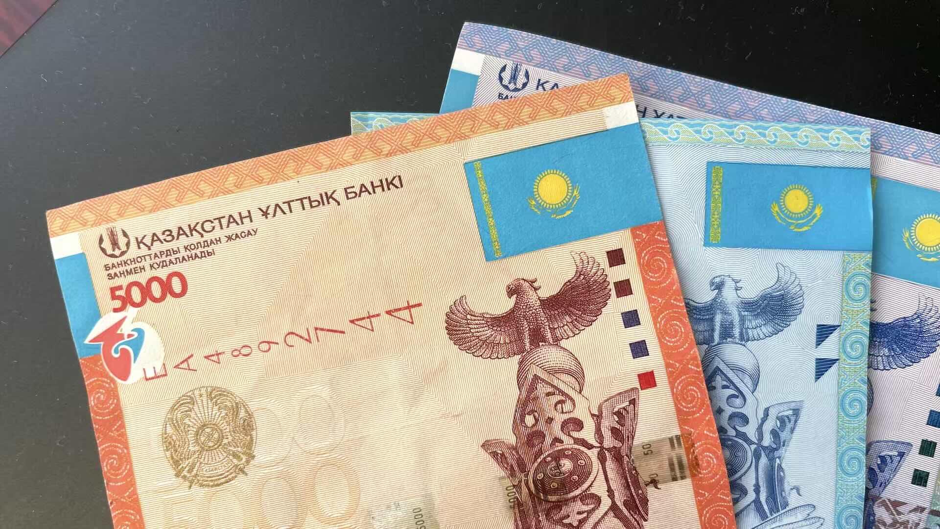 В Казахстане обсуждается увеличение ставки ИПН для высоких доходов и повышение НДС